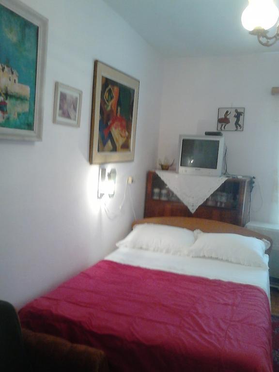 Apartments Bilic Vis Kamer foto